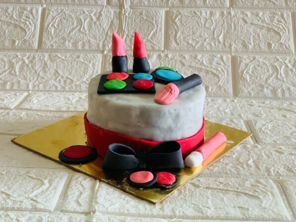 Fondant Cake Class - Image 6